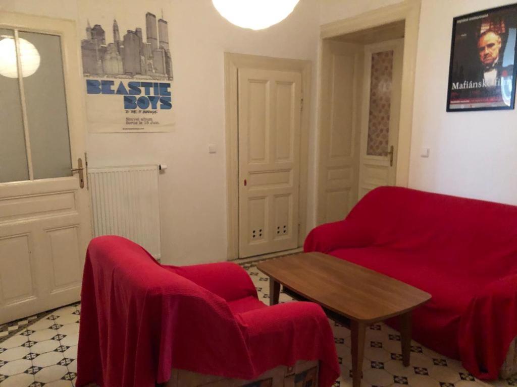 Chez Jitka Et Gautier - A Great Alternative To A Hotel Prague Exterior photo