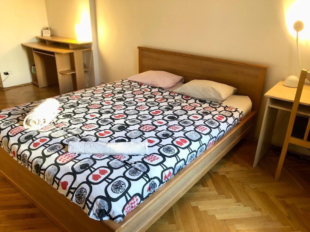 Chez Jitka Et Gautier - A Great Alternative To A Hotel Prague Exterior photo
