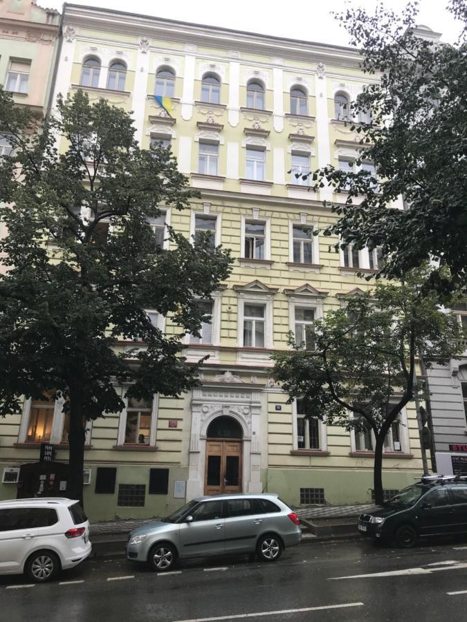 Chez Jitka Et Gautier - A Great Alternative To A Hotel Prague Exterior photo